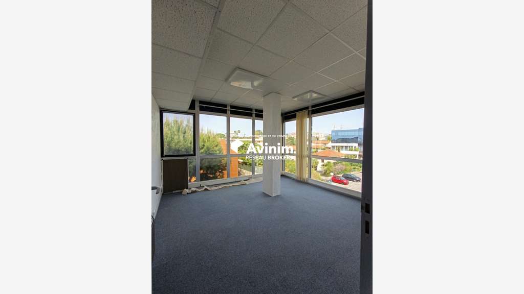 Bureaux de 147m² à louer St Laurent du Var
