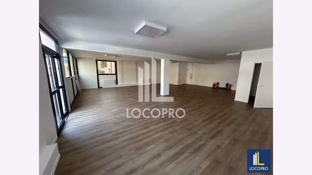 A louer bureaux de 121m² à St Laurent du Var