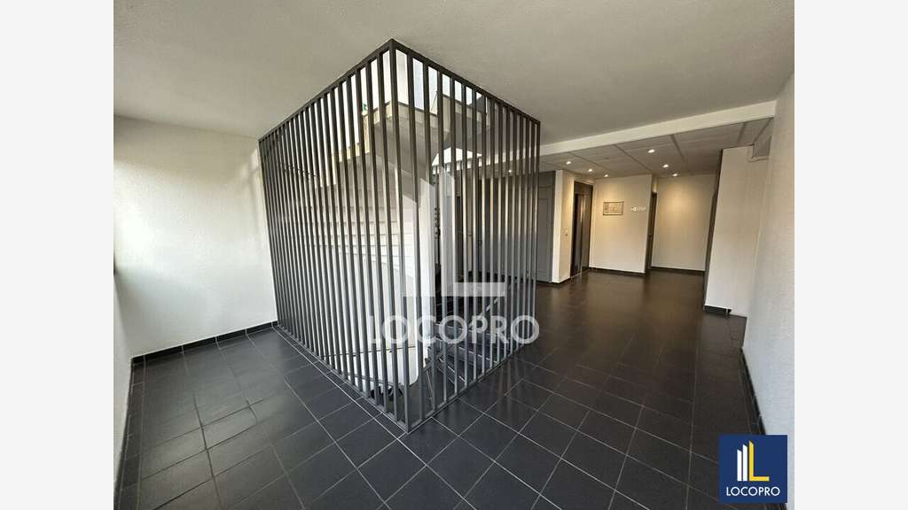 A louer bureaux 18m² à St Laurent du Var Cap Var