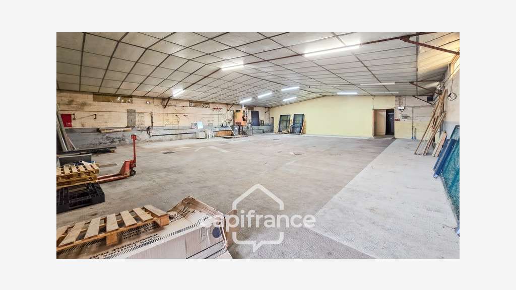 Local 395m² à louer à Saint-Léger-sur-Dheune