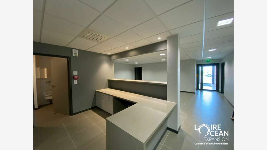 A louer bureaux 353m² à Saint-Lumine-de-Clisson
