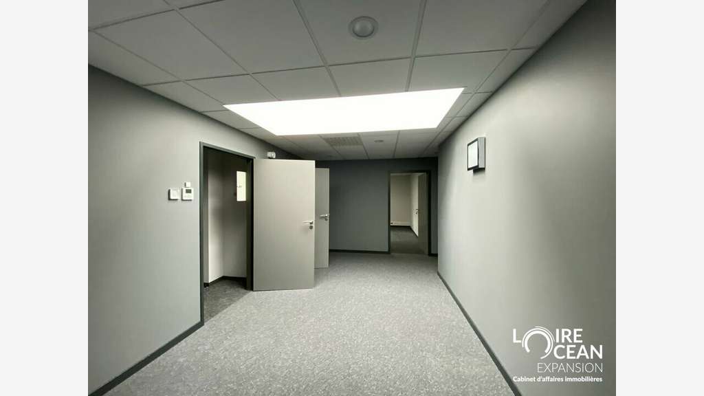 A louer bureaux 353m² à Saint-Lumine-de-Clisson