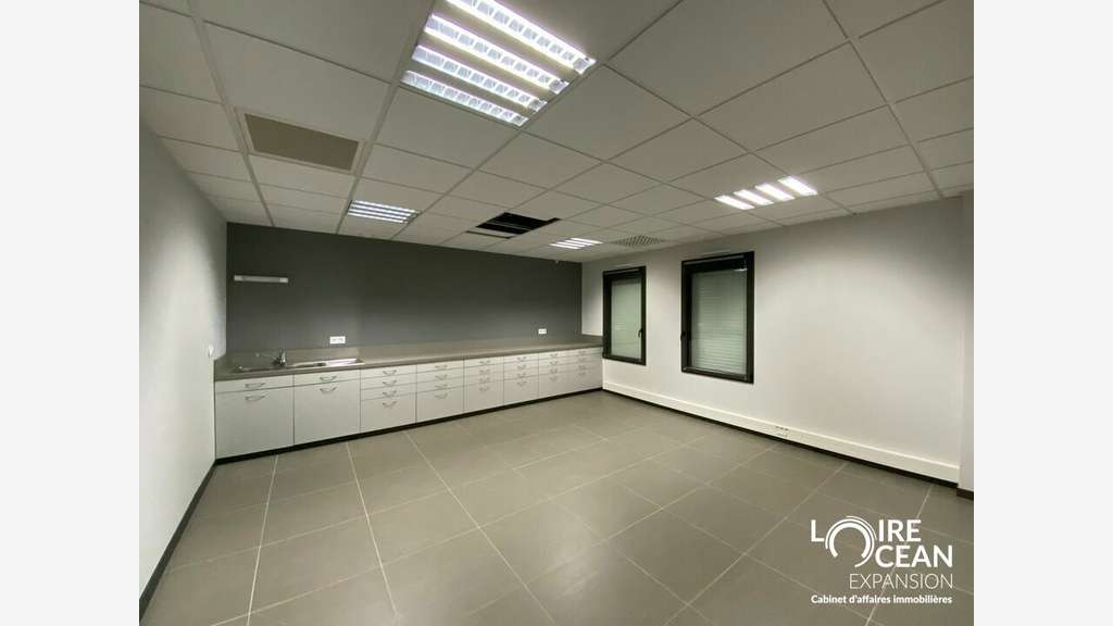A louer bureaux 353m² à Saint-Lumine-de-Clisson