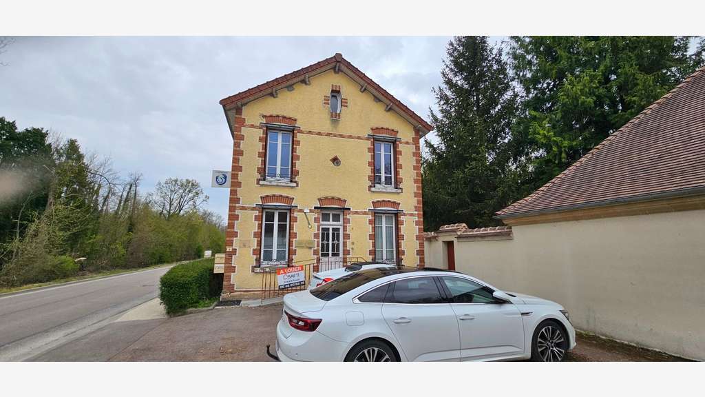 A louer local professionnel 34m² à Saint-Lyé
