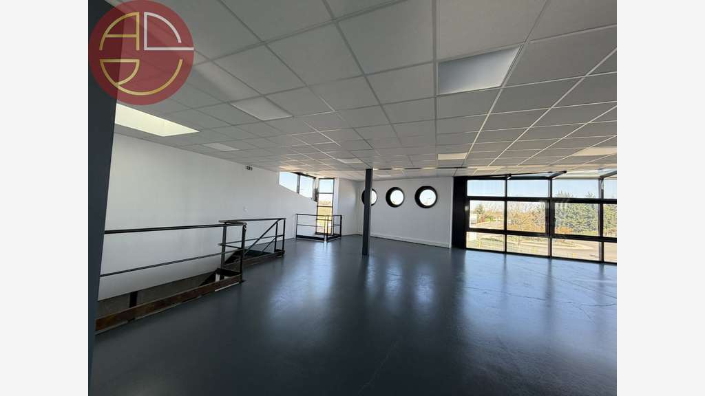 À louer bureaux 230m² R+1 non cloisonné Saint-Lys