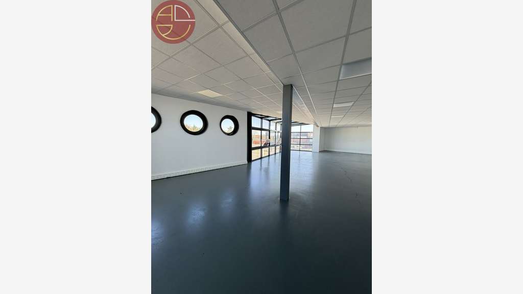 À louer bureaux 230m² R+1 non cloisonné Saint-Lys