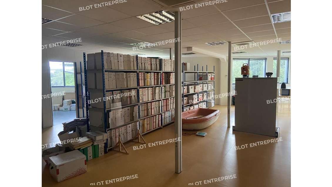 A louer bureaux 330m² entrée de zone à Saint-Malo