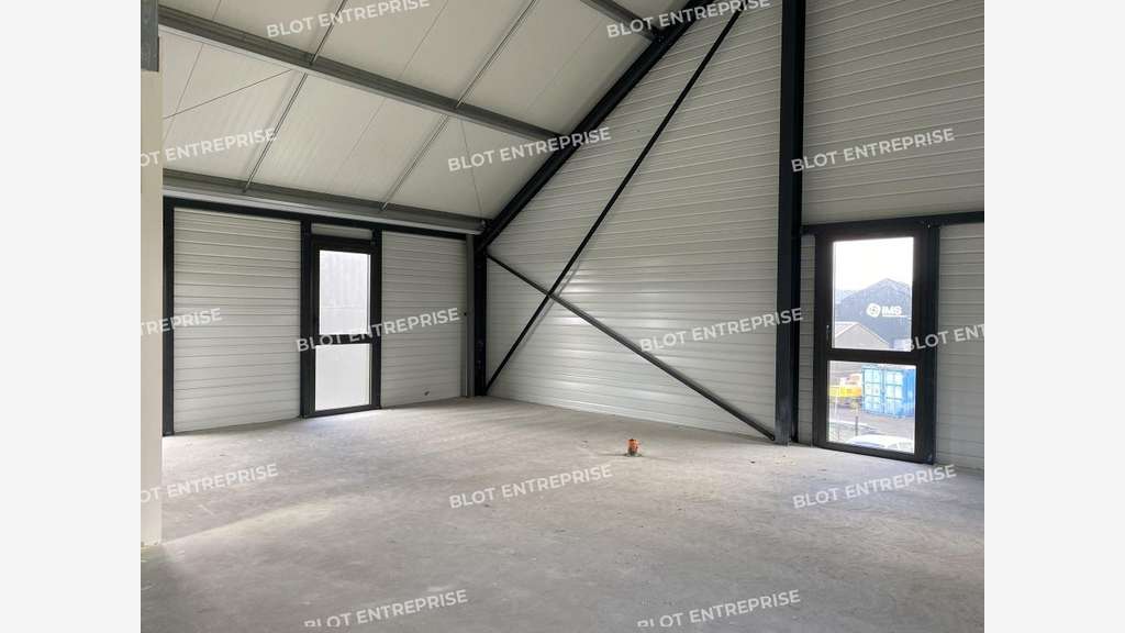 A louer bureaux 275m² à l'entrée de Saint-Malo