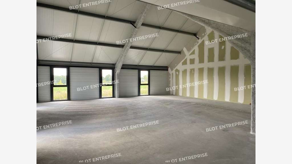 A louer bureaux 275m² à l'entrée de Saint-Malo