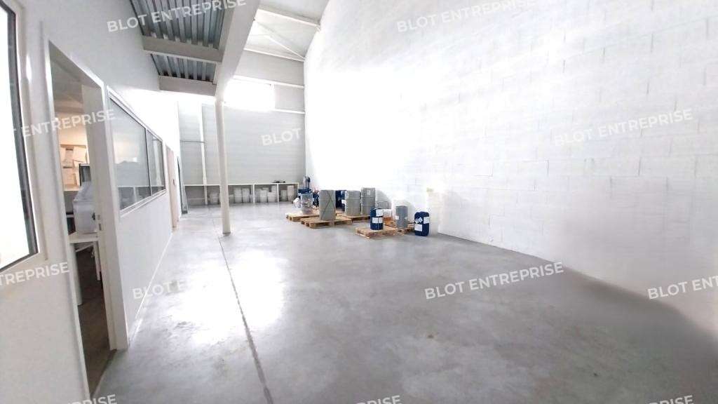A louer bureaux 510m² Saint-Méloir-des-Ondes 