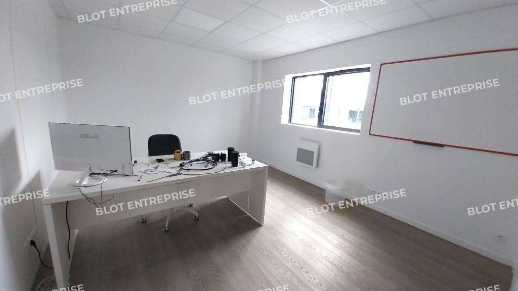 A louer bureaux 510m² Saint-Méloir-des-Ondes 