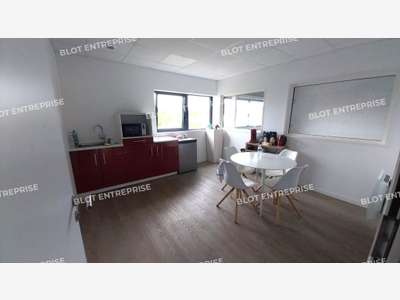 A louer bureaux 510m² Saint-Méloir-des-Ondes 