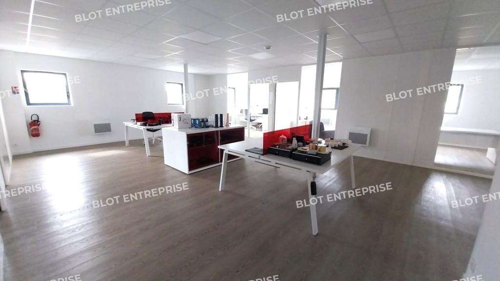 A louer bureaux 510m² Saint-Méloir-des-Ondes 