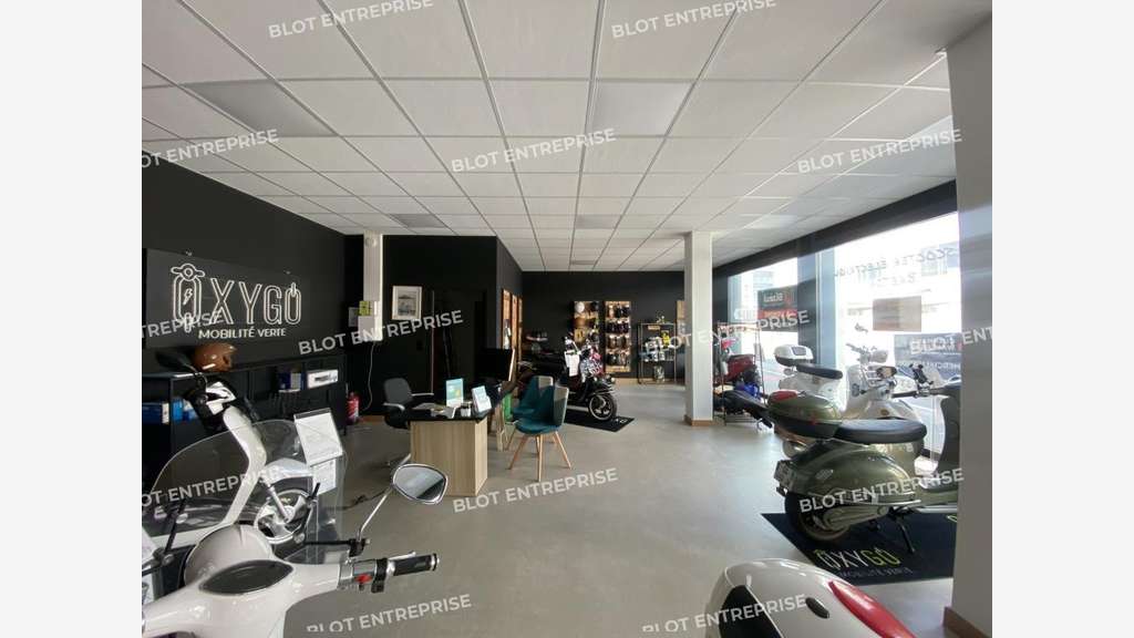 A louer locaux commerciaux 74m² à Saint-Malo