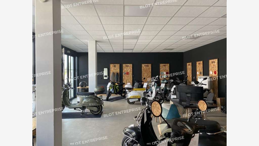 A louer locaux commerciaux 74m² à Saint-Malo