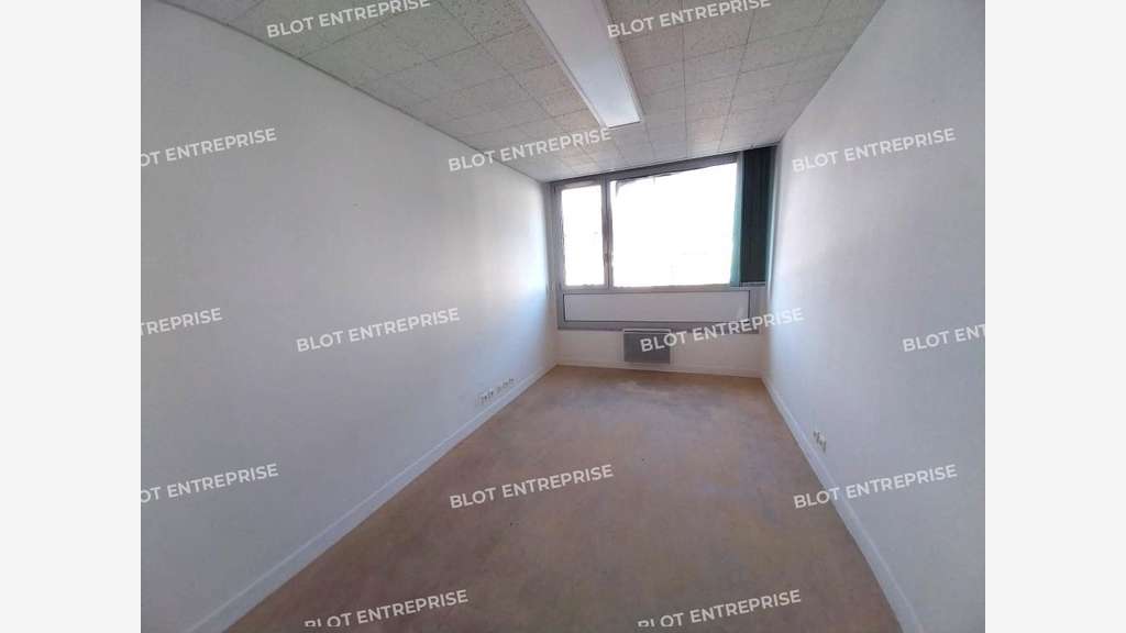 A louer bureaux 94m² à Saint-Malo centre