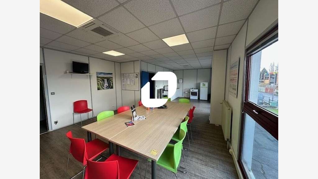 A louer Bureaux 920m² Saint mard