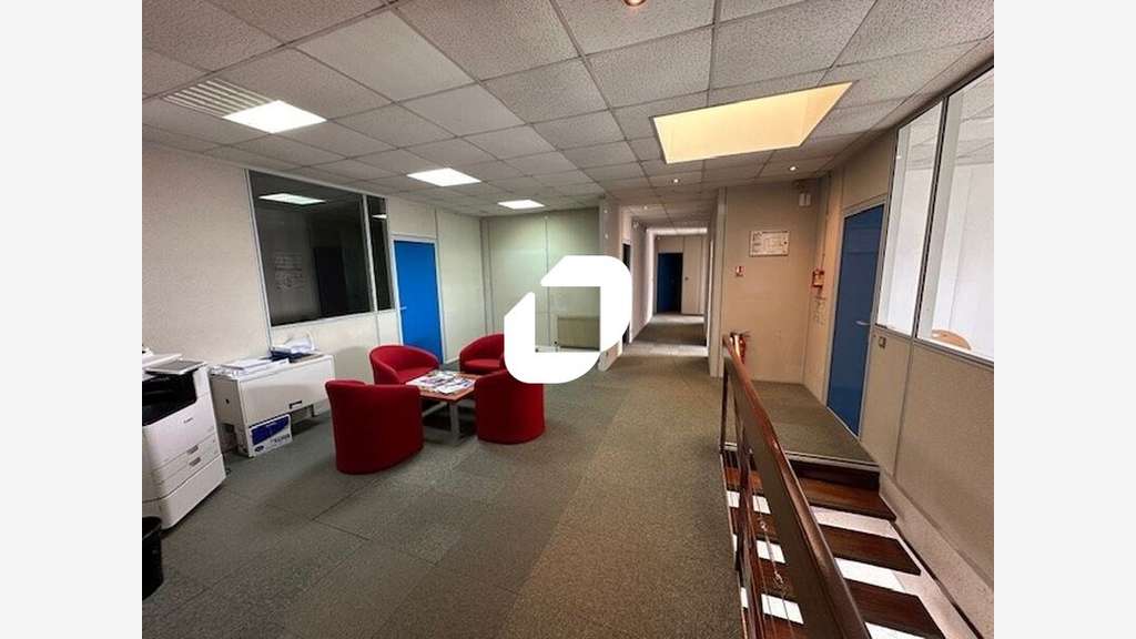 A louer Bureaux 920m² Saint mard