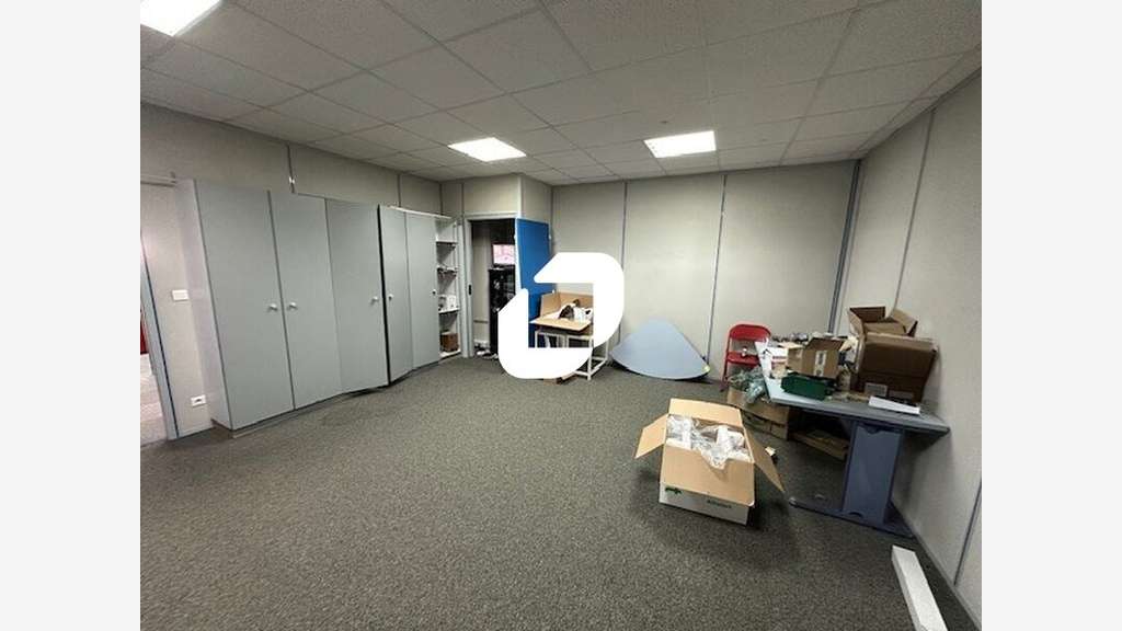 A louer Bureaux 920m² Saint mard