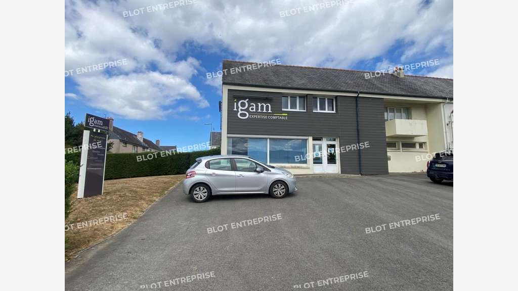Loue bureaux de 200m² à Saint-Martin-des-Champs