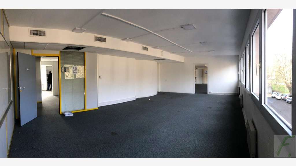 Location bureaux 562m² proches de la gare de Gière