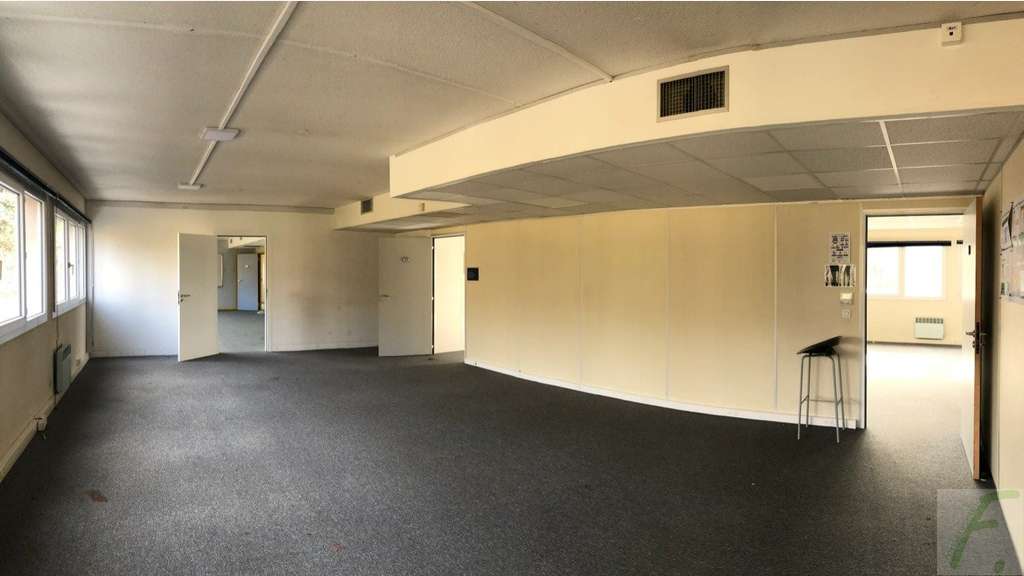 Location bureaux 562m² proches de la gare de Gière