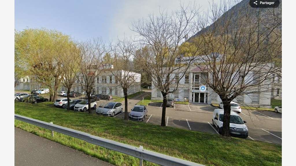 A louer local 188m² ZAC Saint-Martin-le-Vinoux