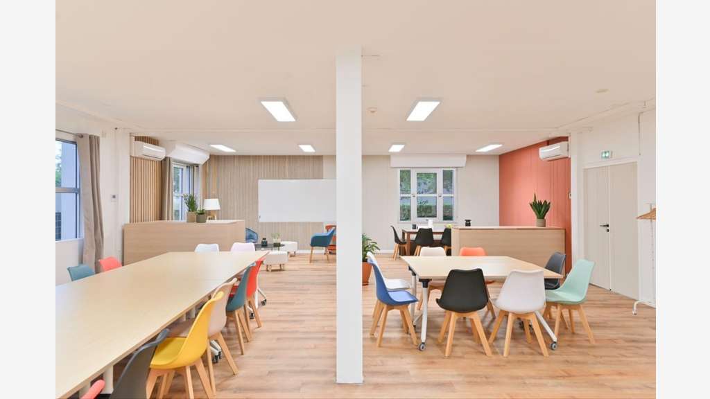À louer bureaux privatifs et postes Saint-Nazaire