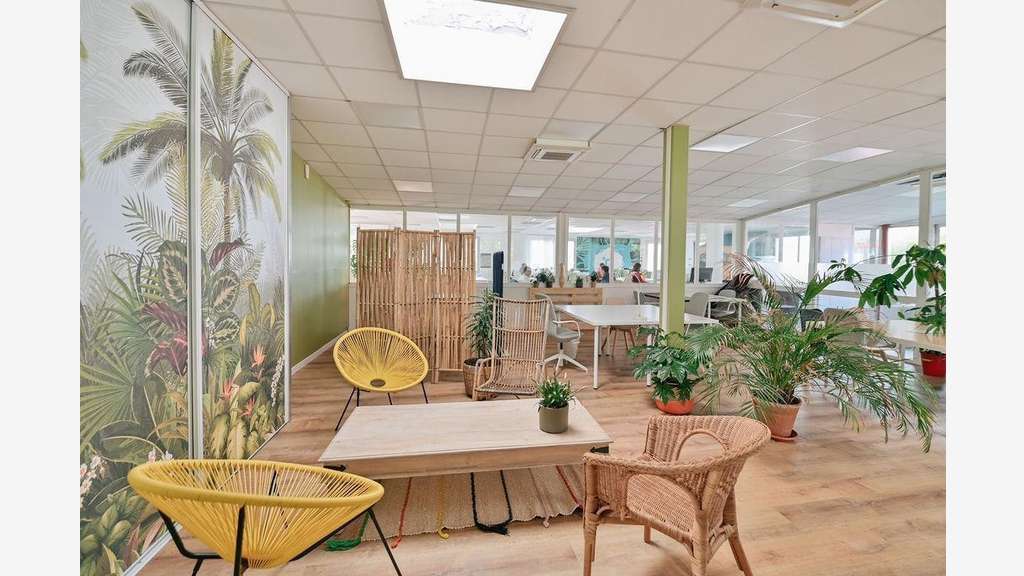 À louer bureaux privatifs et postes Saint-Nazaire