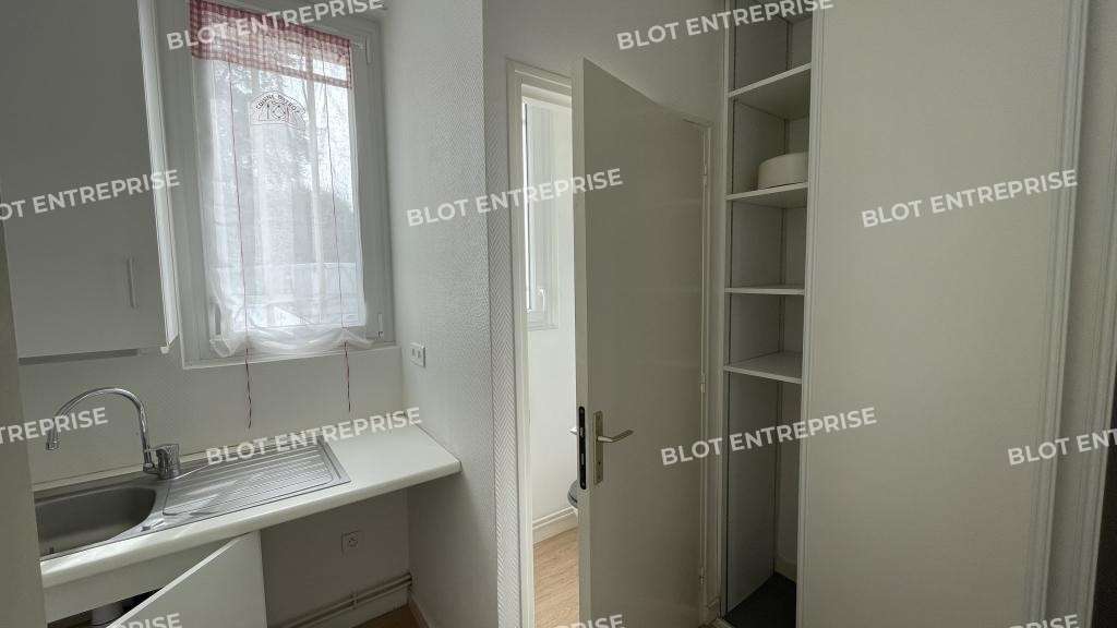 A louer bureaux 117m² RDC à Saint-Nazaire centre