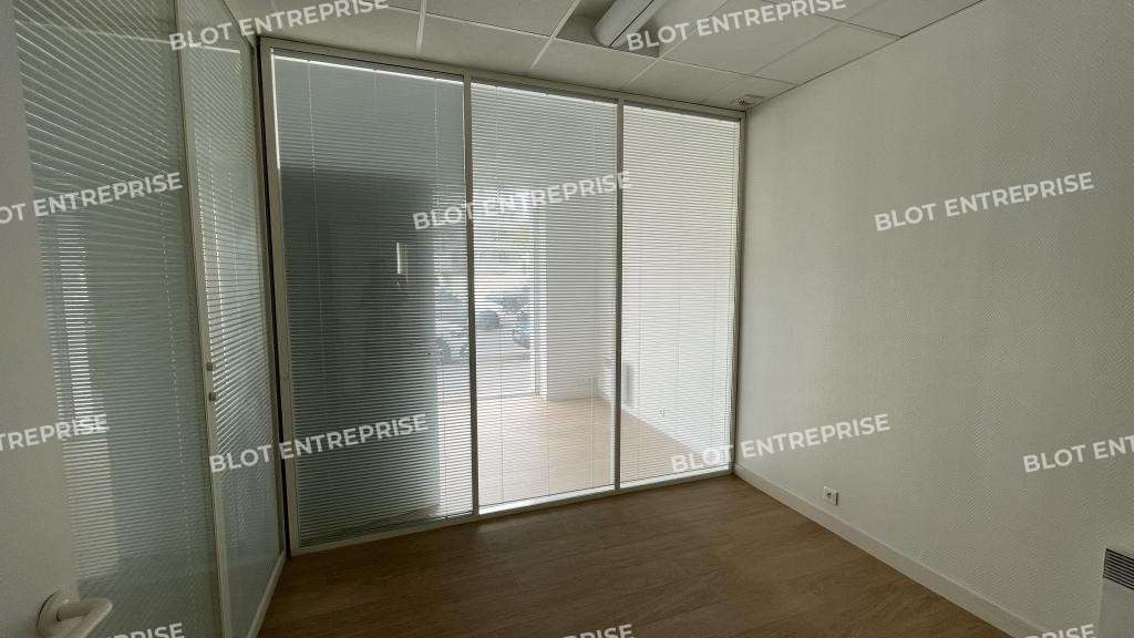 A louer bureaux 117m² RDC à Saint-Nazaire centre