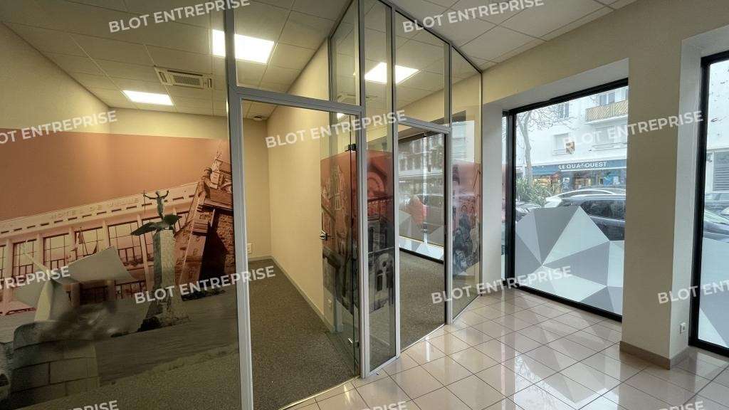 A louer locaux commerciaux 187m² St-Nazaire centre