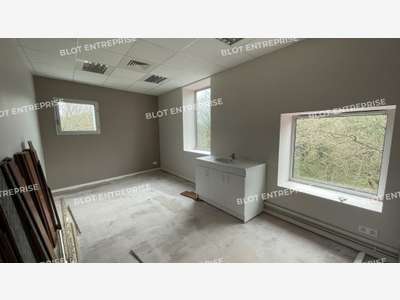A louer bureaux 93m² pôle tertiaire Saint Nazaire