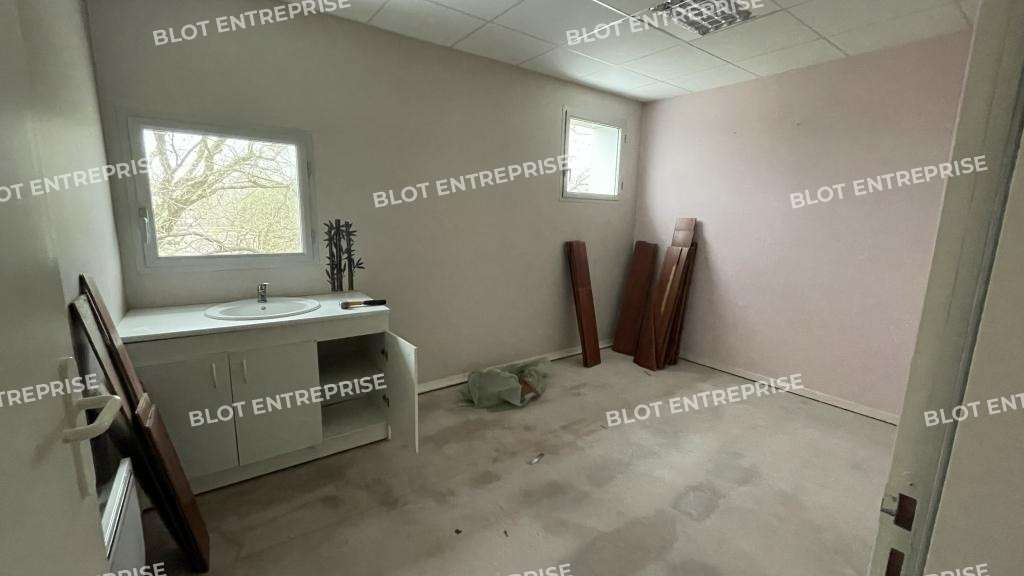 A louer bureaux 93m² pôle tertiaire Saint Nazaire