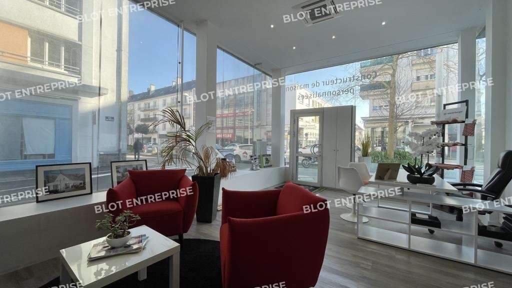 A louer bureaux 108m² vitrine d’angle St-Nazaire