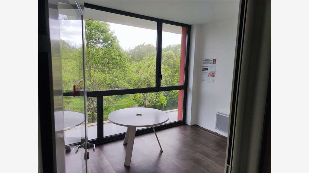 A louer bureau 105m² à Saint-Nazaire polyclinique