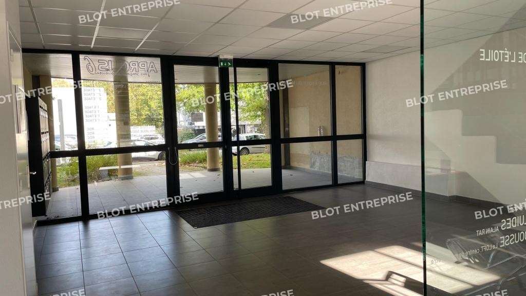 Location bureau de 16m² accès PMR à St Nazaire