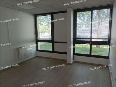 Location bureau de 16m² accès PMR à St Nazaire