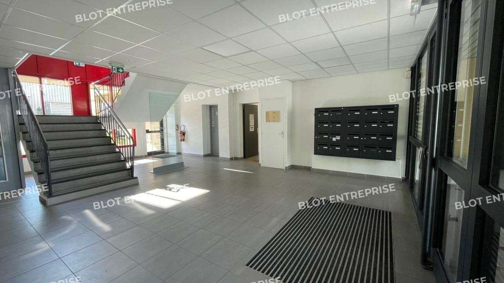 Location bureau de 16m² accès PMR à St Nazaire