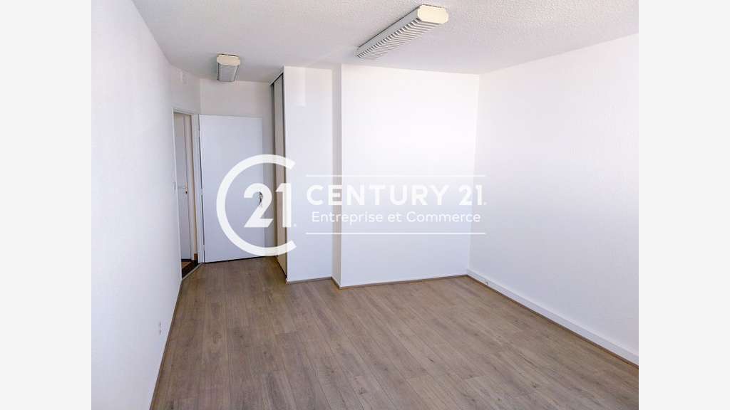 A louer plateau de bureaux 180m² R+1 Saint-Nazaire
