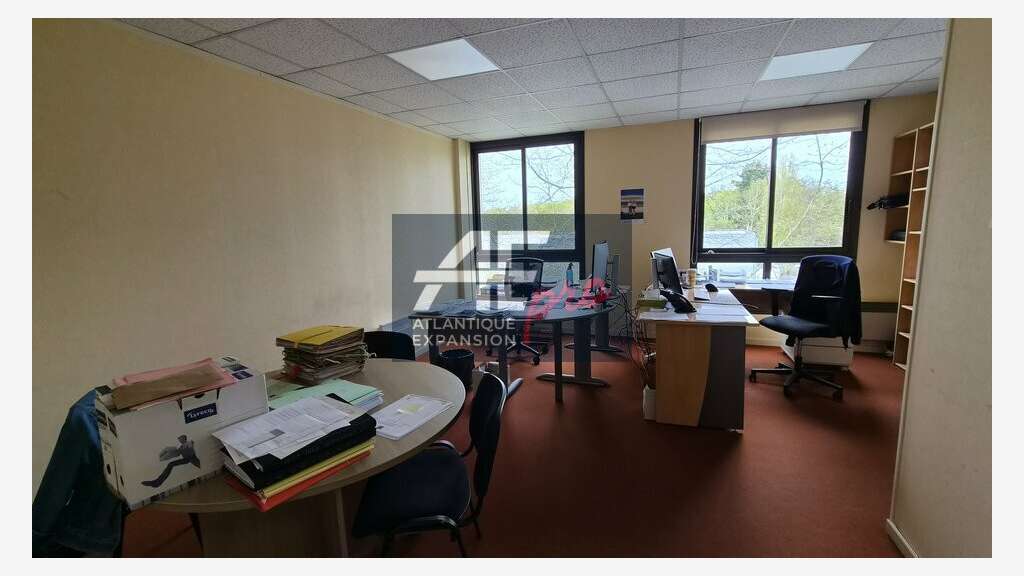 Plateau tertiaire 449m² à louer à Saint-Nazaire