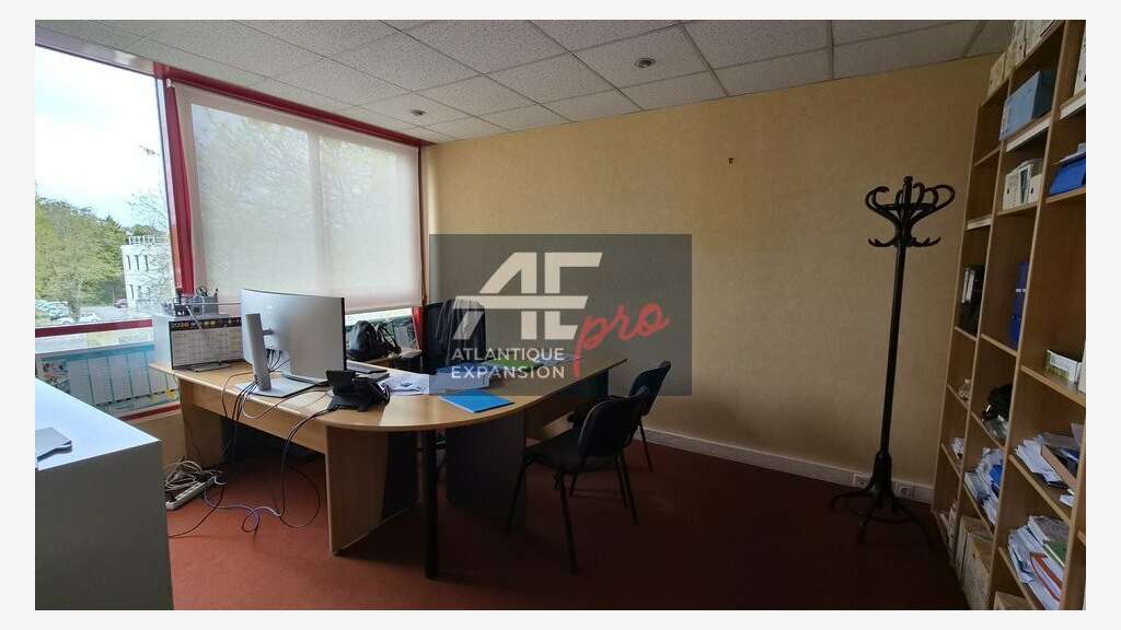 Plateau tertiaire 449m² à louer à Saint-Nazaire