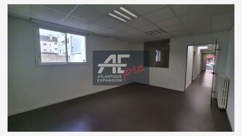 Local 459m² à louer à Saint-Nazaire centre