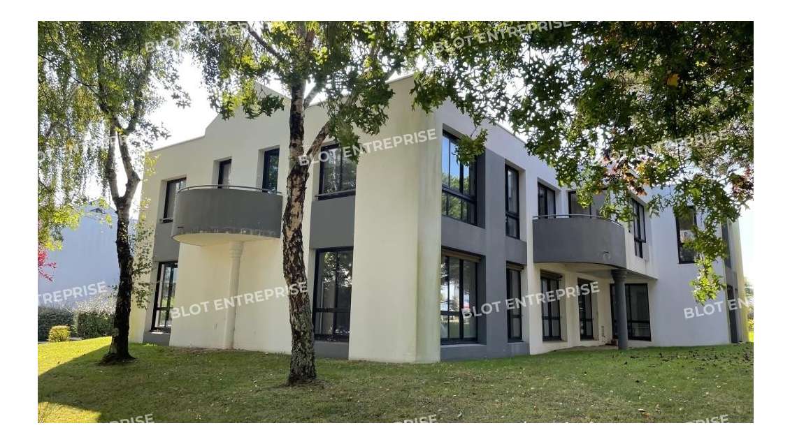 À LOUER - BUREAUX - 125 m² - SAINT-NAZAIRE