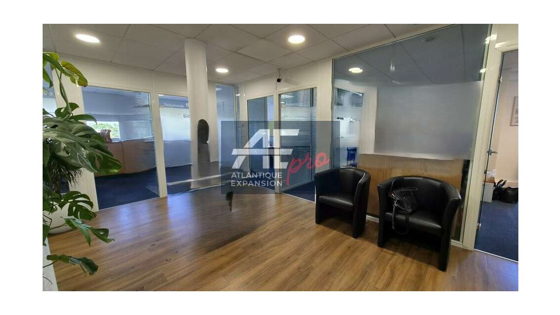 44 - SAINT-NAZAIRE - BUREAUX à louer