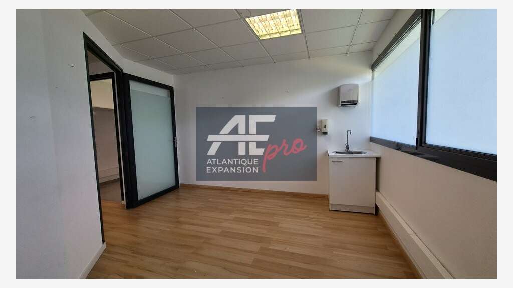 A louer bureaux 69m² Saint-Nazaire emplac. premium