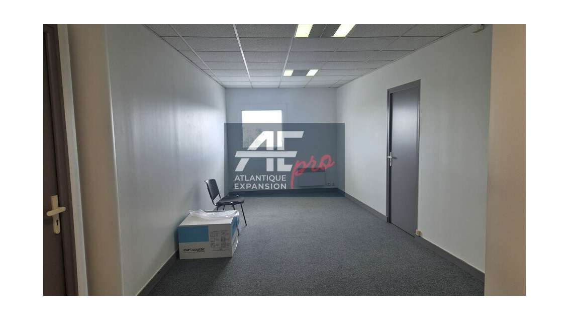 44 - SAINT-NAZAIRE - BUREAUX à louer