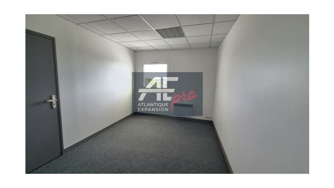 44 - SAINT-NAZAIRE - BUREAUX à louer