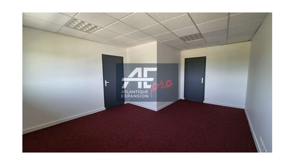 44 - SAINT-NAZAIRE - BUREAUX à louer