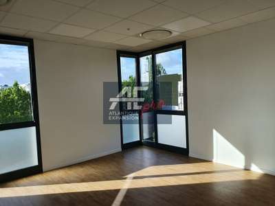44 - SAINT NAZAIRE - BUREAUX à louer